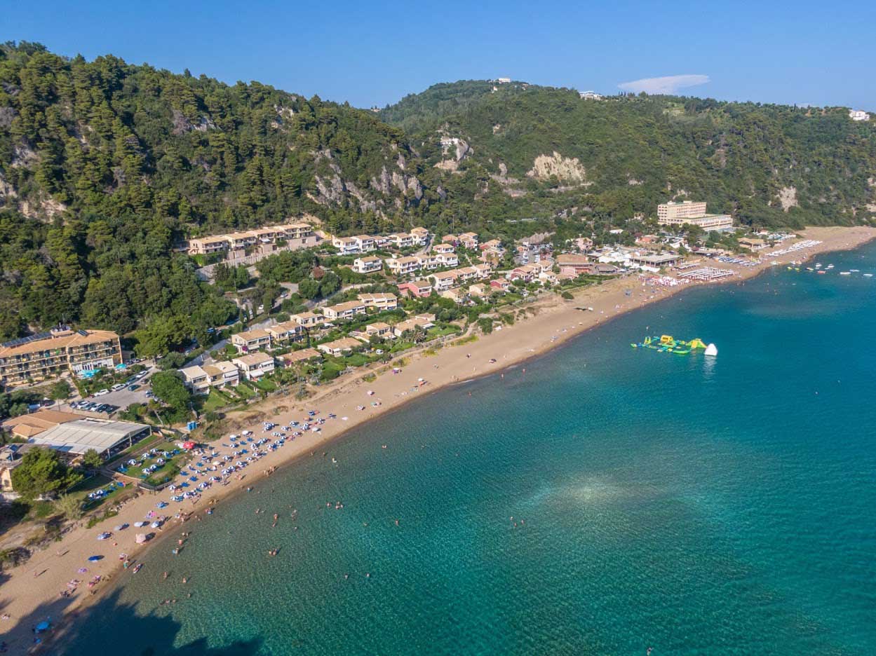 Γλυφάδα παραλία Glyfada beach Corfu Kerkyra mykerkyra.com Eddie Kastamonitis