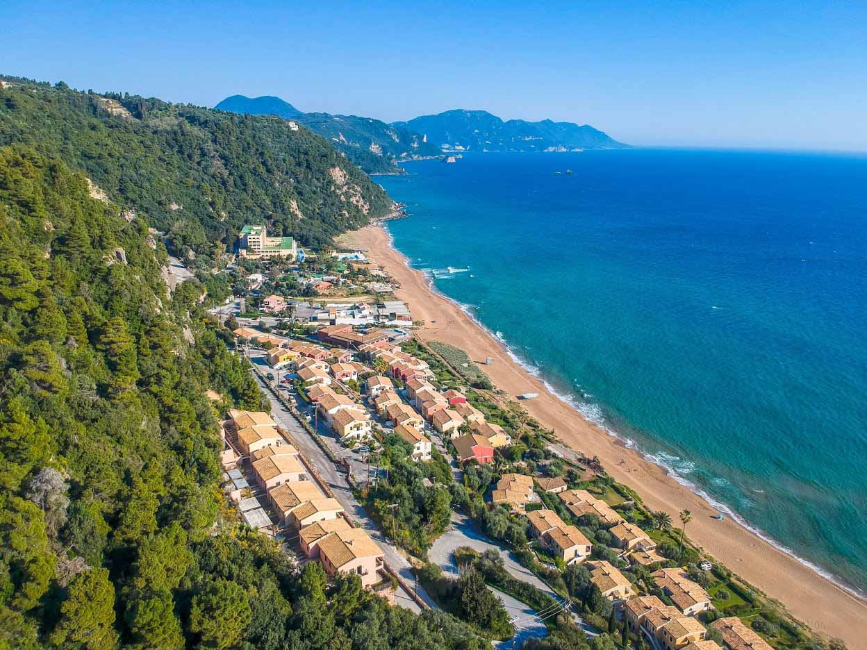Γλυφάδα παραλία Glyfada beach Corfu Kerkyra mykerkyra.com Eddie Kastamonitis