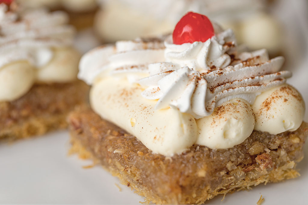 Ζαχαροπλαστείο-Emeral---γλυκά