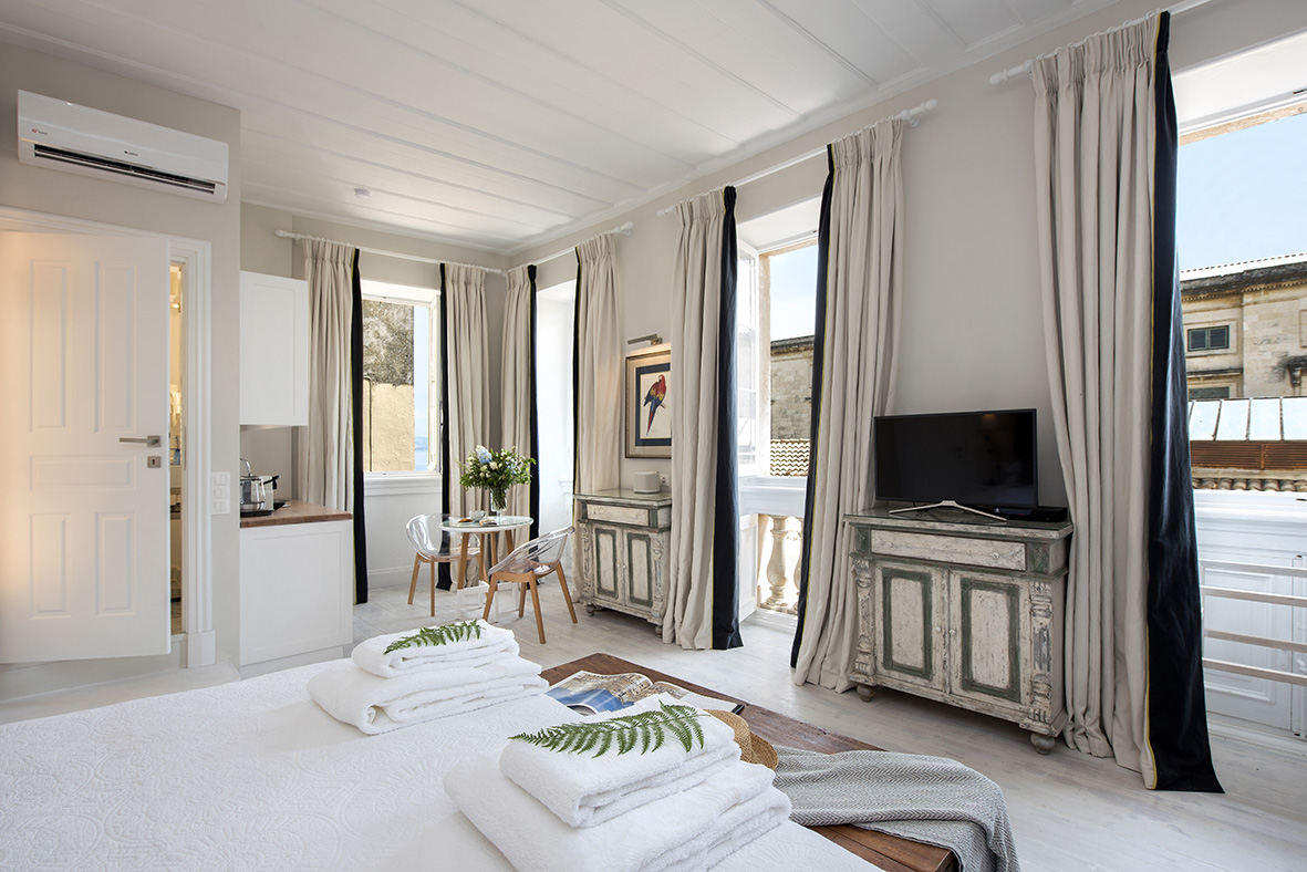 Liston suites Lear suite bedroom mykerkyra.com