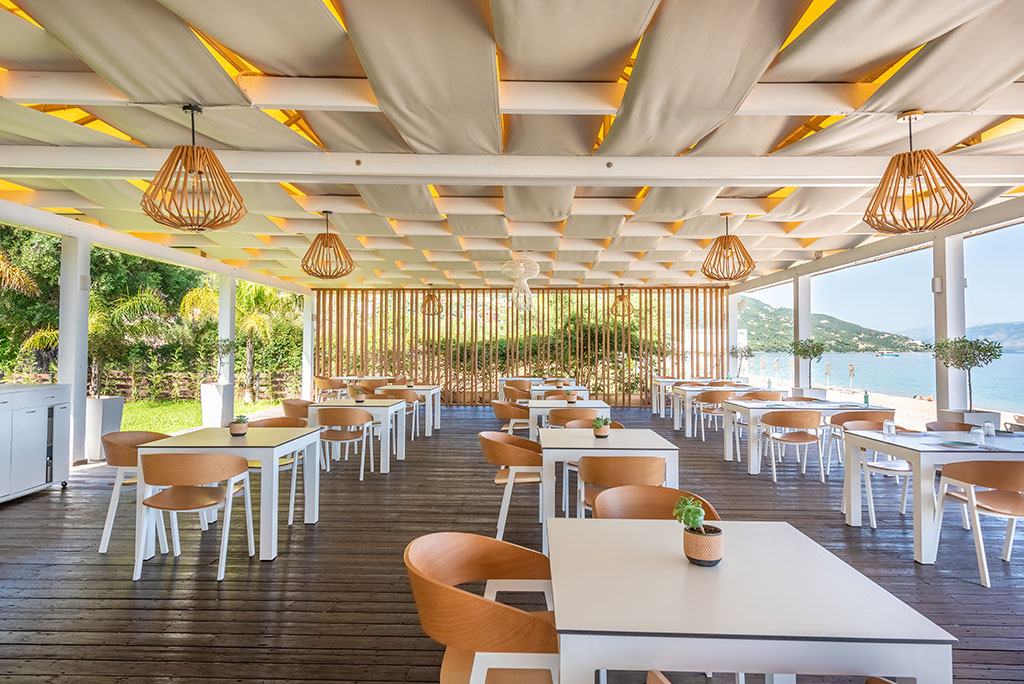 Restaurant Εστιατόριο Verde-Blu- Μπαρμπάτι Barbati mykerkyra.com-t-Beach-Bar-