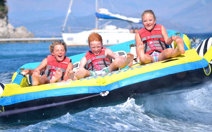 Corfu Watersports Dassia Kalami θαλάσσια σπορ Δασιά Καλάμι θαλάσσιο σκι parasailing Corfu paragliding inflatables ski club family kids activities mykerkyra.com