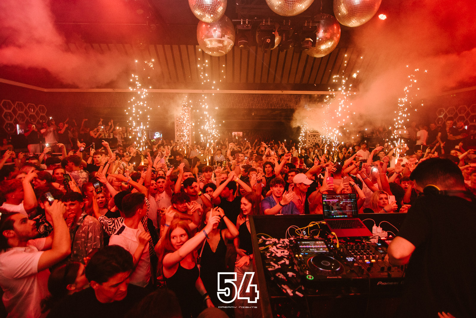 54 Dreamy Nights & Cabal clubs bars κλαμπ μπαράκια νυχτερινή ζωή nightlife Κέρκυρα Corfu mykerkyra (3)