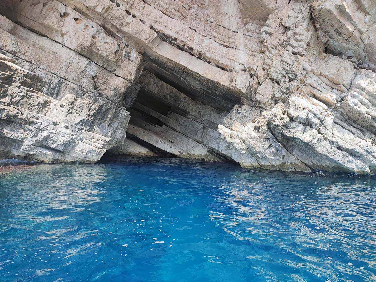 Mpoukas boats private boat trips rentals Paleokastritsa Παλαιοκαστριτσα Κέρκυρα Corfu mykerkyra (3)