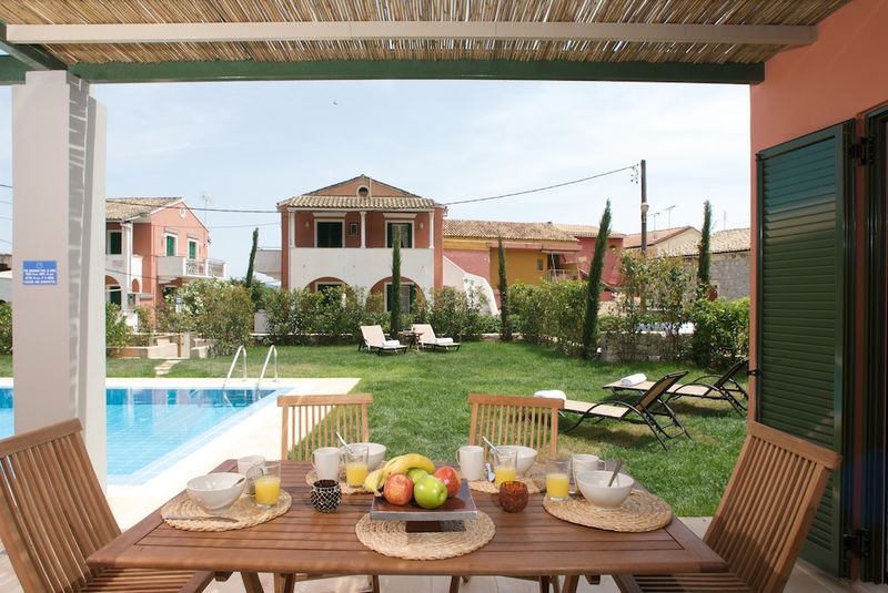 villa pythia Erkina Villas Kalami Corfu βίλες Κέρκυρα Έρκινα Καλάμι διαμονή mykerkyra (2)