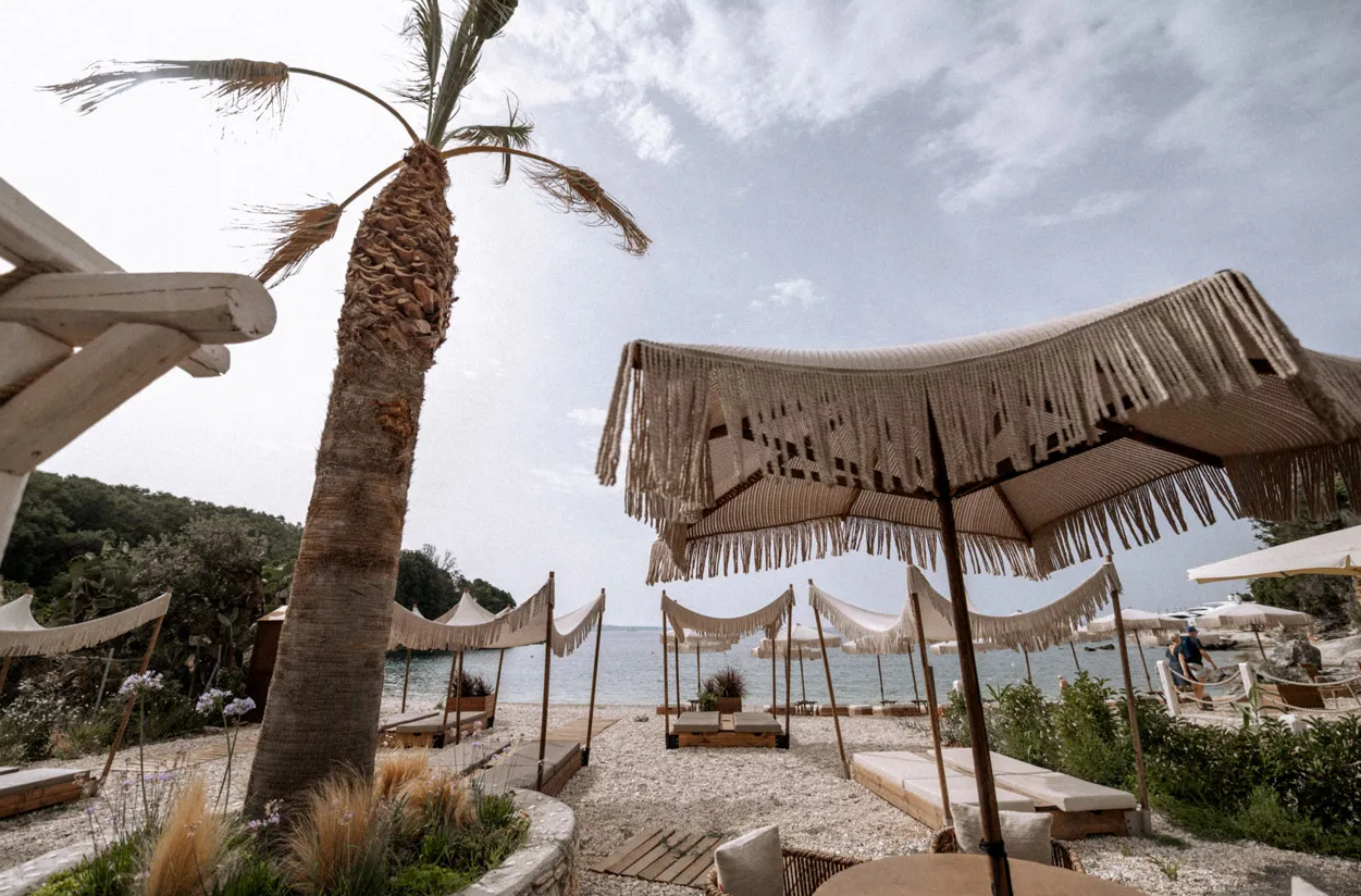 Crystal Seaside Experience – Yaliskari Beach, Kalami Seaside Bar & Restaurants στη Βορειοανατολική Κέρκυρα