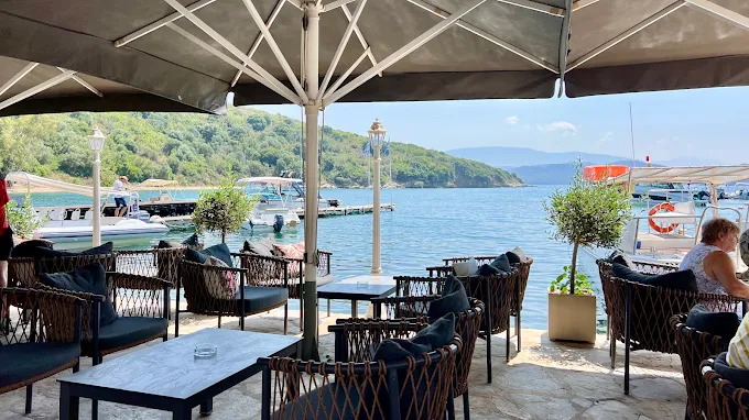 Damianos Lounge Café & Cocktail Bar – Agios Stefanos